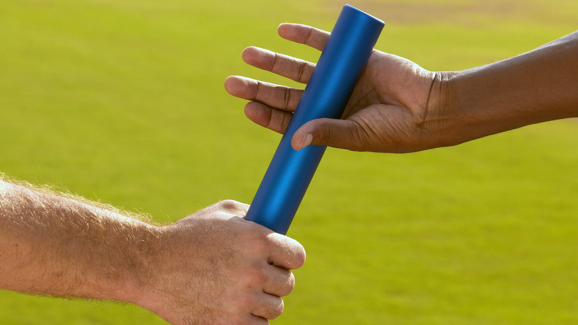 中国蝶泳新星闪耀国际赛场,破纪录夺冠引全球瞩目